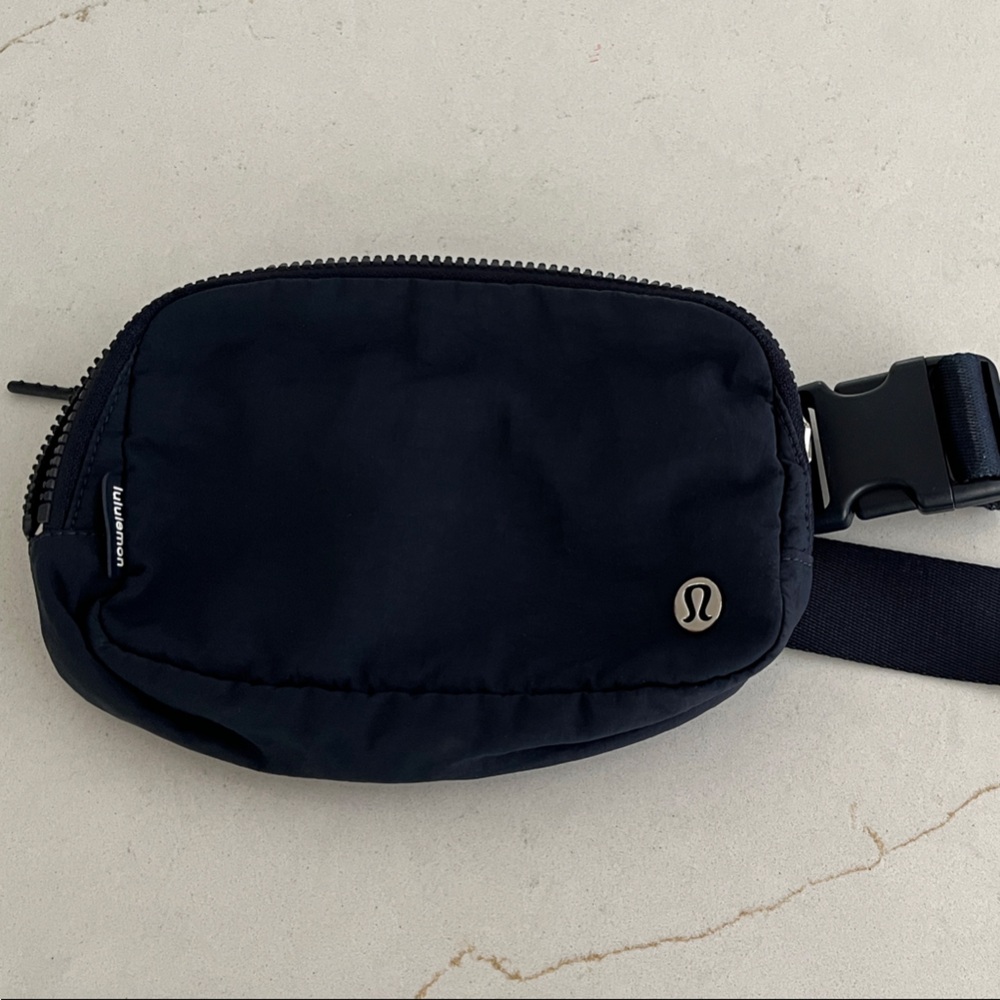 lululemon athletica Black Crossbody Sling Bag